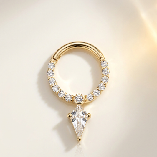 Anneau de piercing en or 14 carats pavé de zircons, terminé par un pendentif kite — ÖVA