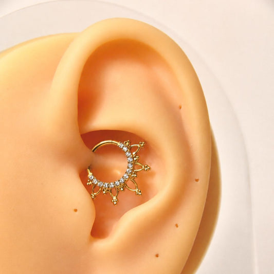 Saturne — anneau segmenté zirconium, titane doré | daith, septum | ÖVA