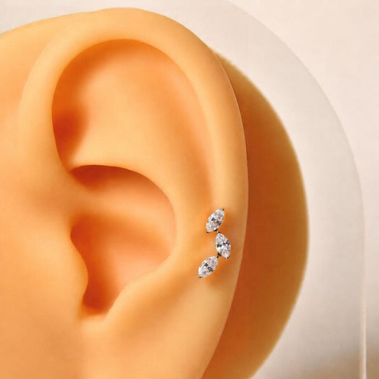 Zénith — trio de marquises en éventail, titane ASTM F136 doré | hélix, conch, flat, tragus | ÖVA